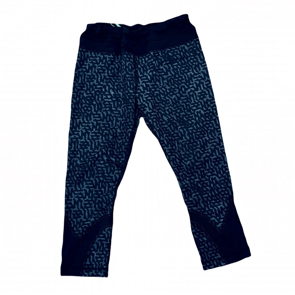Women’s Lululemon Workout pants, athletic yoga Black with gray print